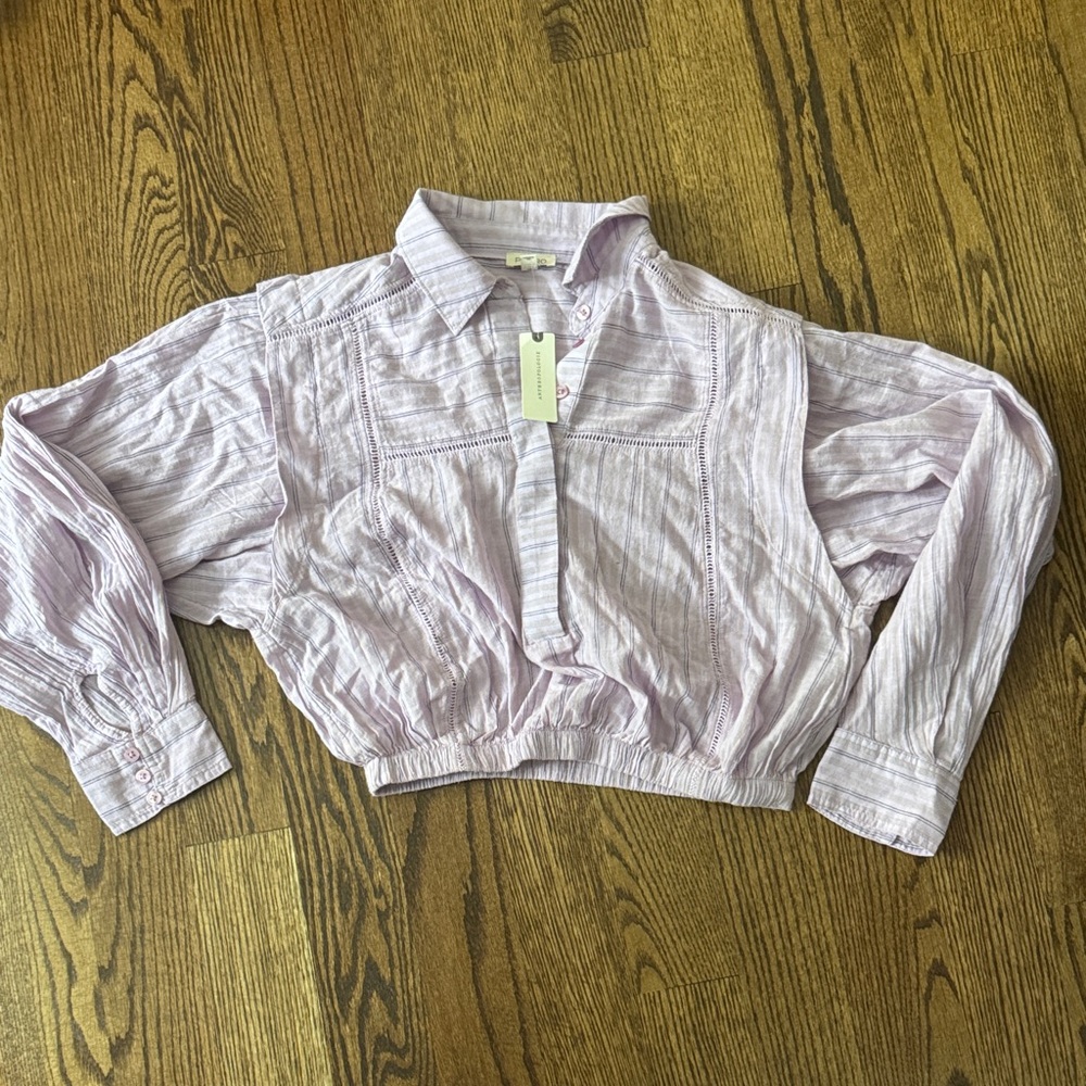 Pilcro Flange Shoulder Buttondown Shirt with crop bubble hem